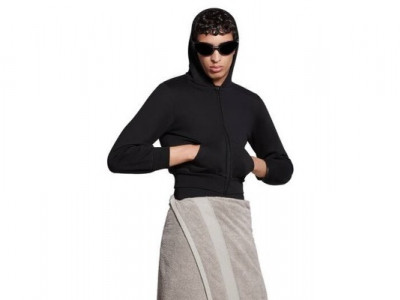 Balenciaga представила спідницю-рушник за $925